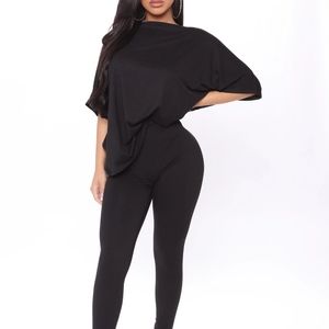 Fashion Nova Legging & Twist Back Tshirt Set